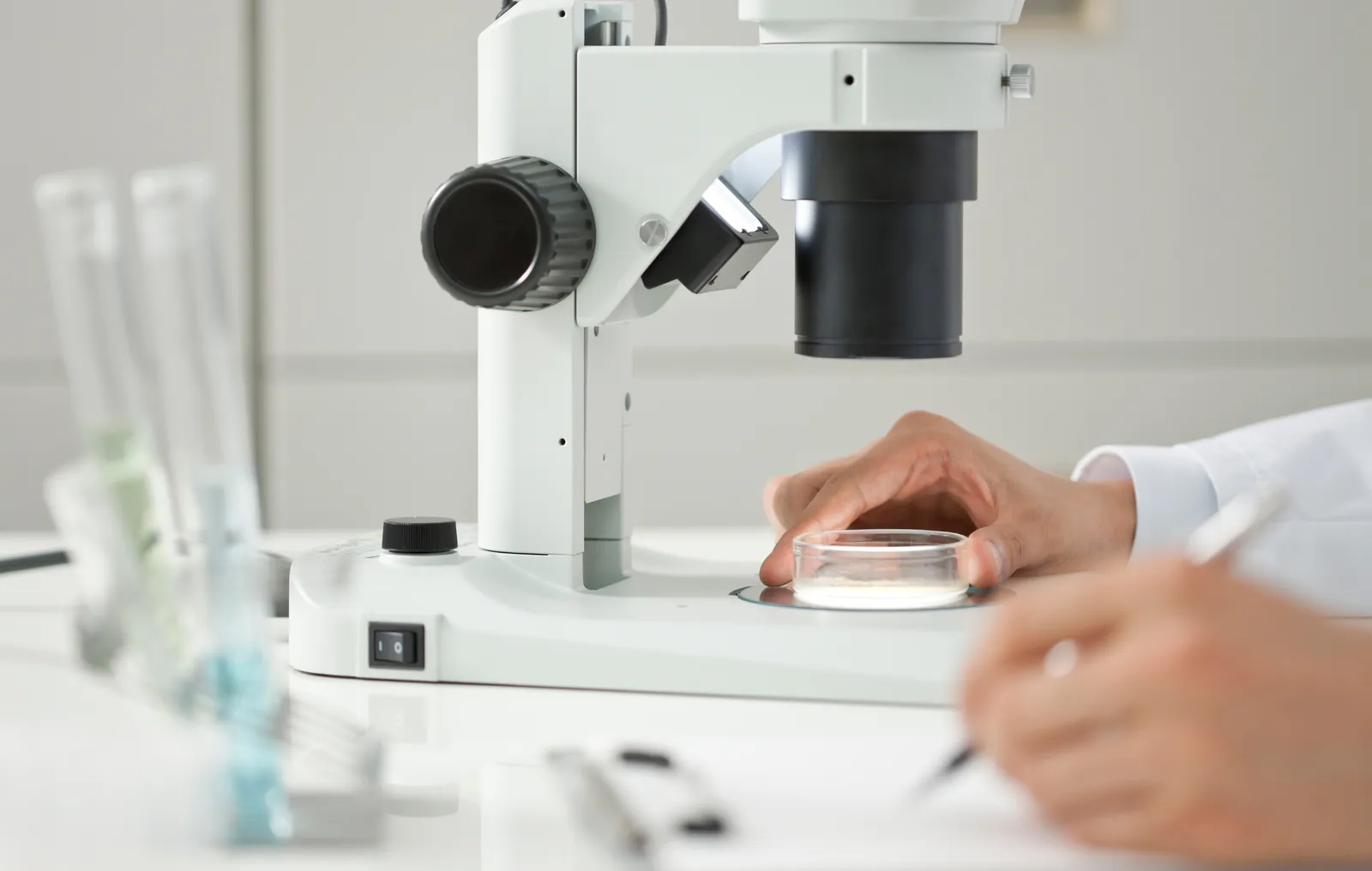 Análise laboratorial de amostra para avaliação da qualidade do ar interior